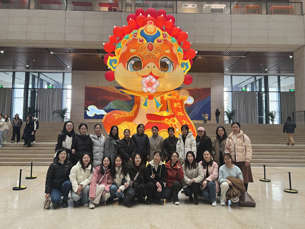 感悟工匠精神，綻放巾幗芳華——農(nóng)墾中心開(kāi)展慶“三八”主題活動(dòng)